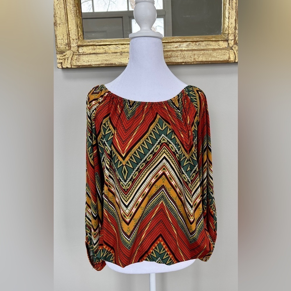 Patterned top - Picture 1 of 4